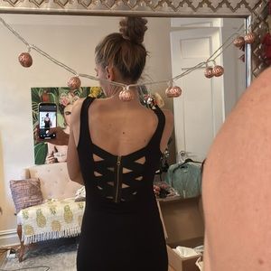 Little Black Dress - cotton and cross back w a zipper, black size Small